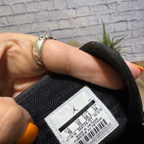 Size 16 - Air Jordan 1 Mid Alternate Think 16
Pre owned condition - Picture 5 of 10